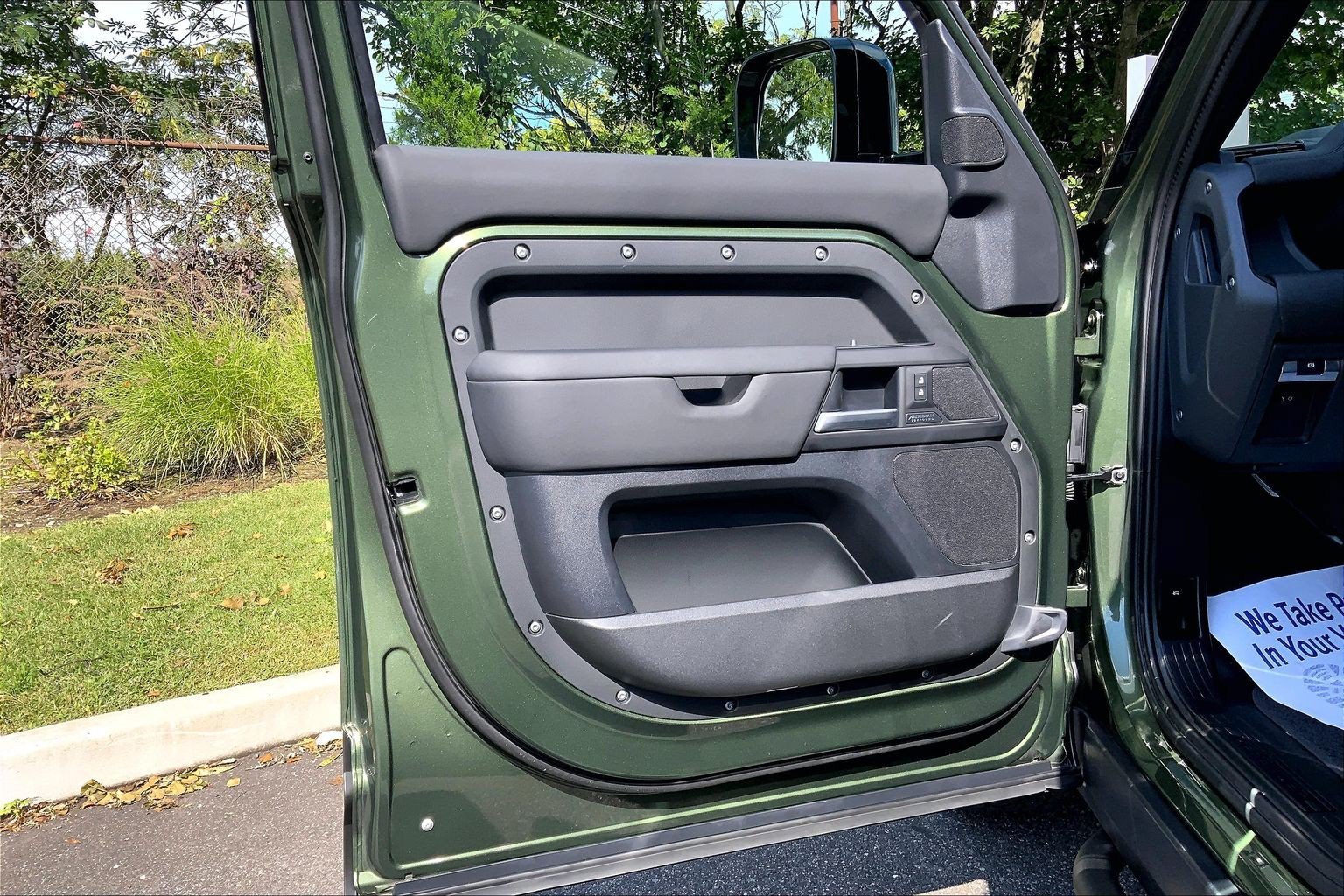 Certified 2026 Land Rover Defender 110 X-Dynamic SE AWD/4WD image 21