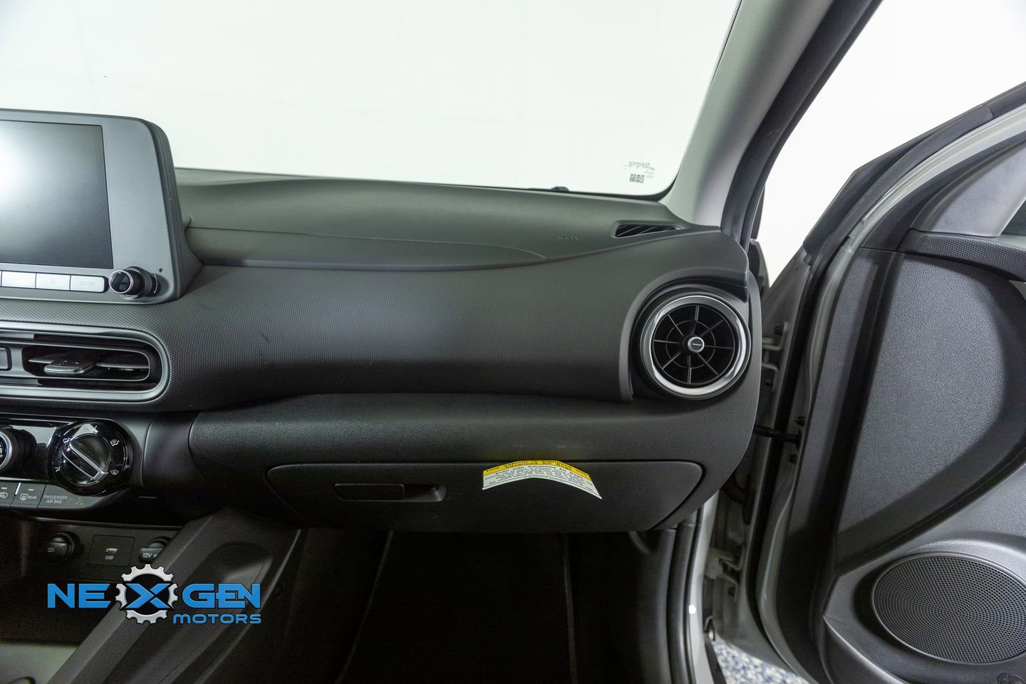 Used 2023 Hyundai Kona SEL image 37
