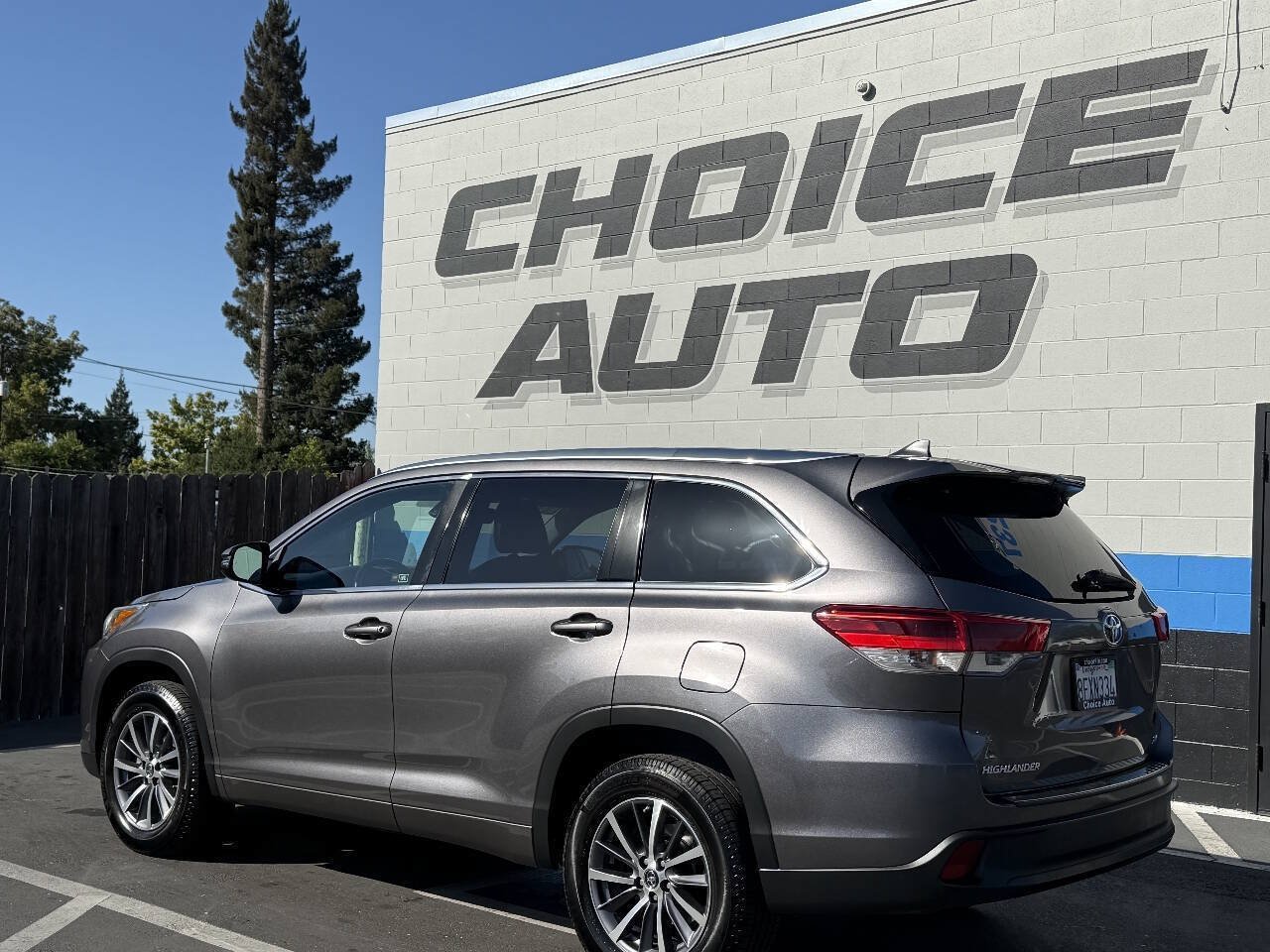 Used 2018 Toyota Highlander XLE FWD image 28