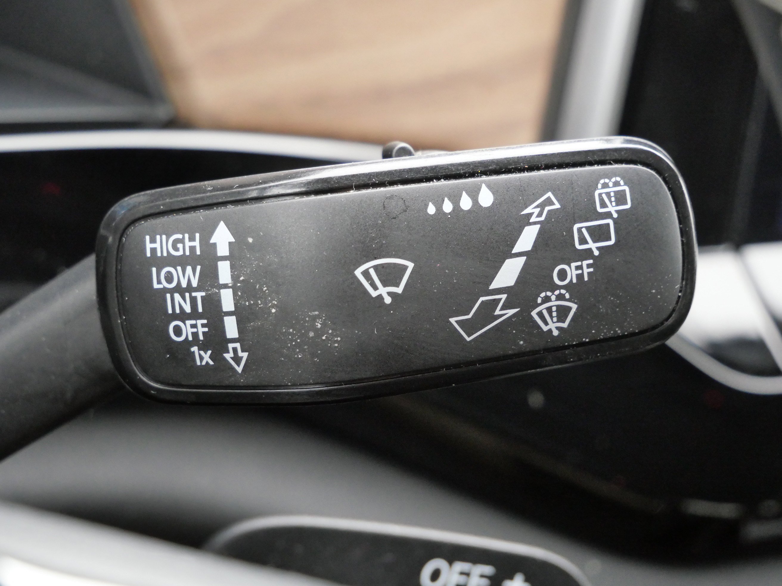 Certified 2024 Volkswagen Atlas SE image 33