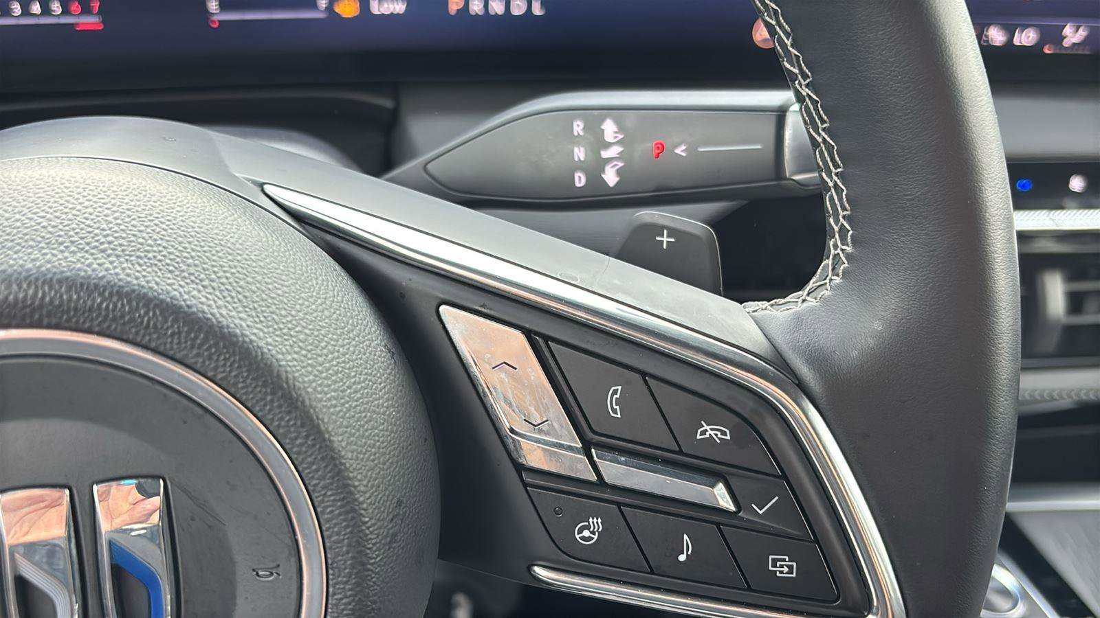 Certified 2025 Buick Enclave Preferred FWD image 29