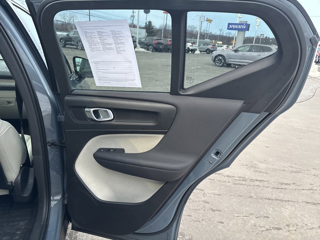 Certified 2023 Volvo XC40 B5 Plus w/ Protection Package Premier image 35