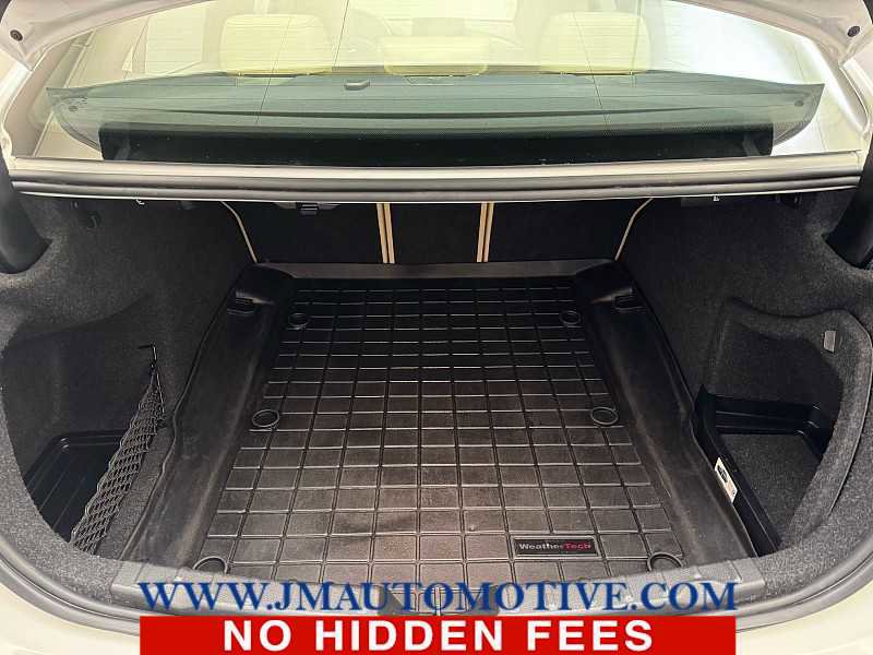 Used 2017 BMW 330i xDrive Sedan image 17