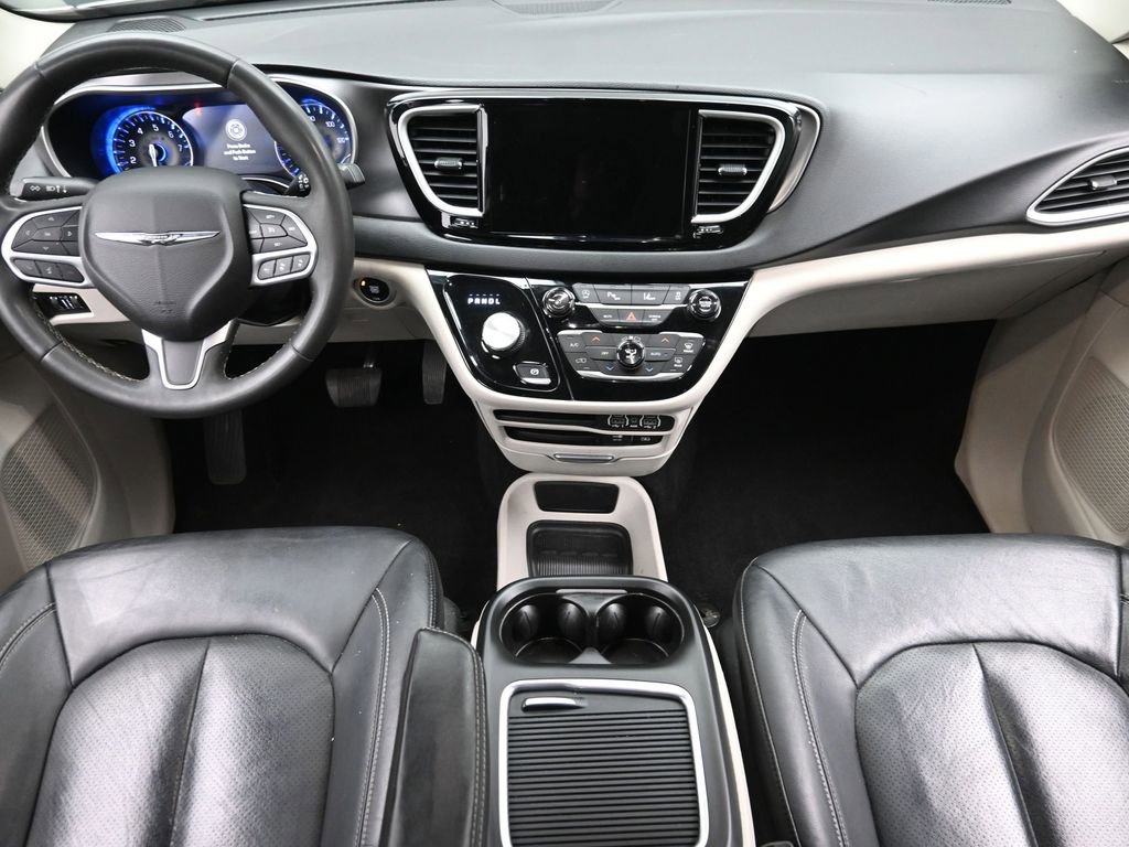 Used 2022 Chrysler Pacifica Touring-L image 14