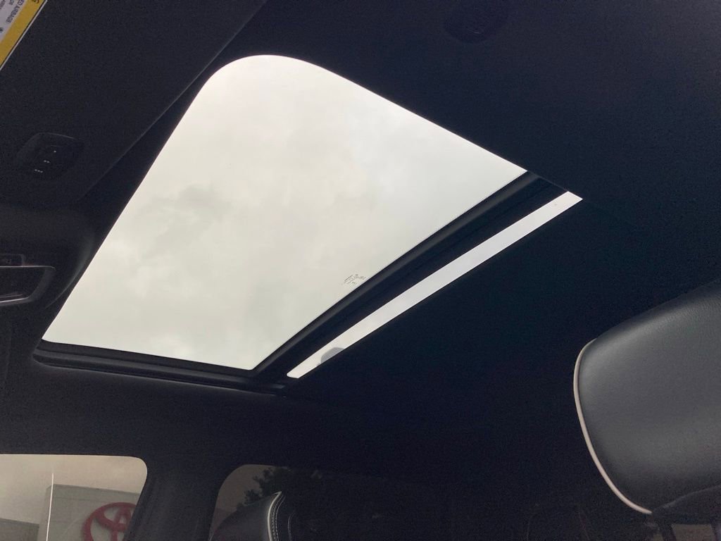 Used 2024 RAM 1500 Laramie image 13