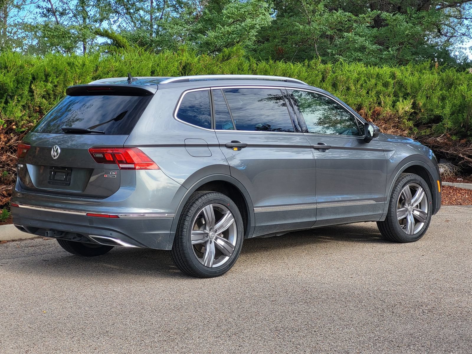Used 2018 Volkswagen Tiguan SEL Premium AWD/4WD image 5