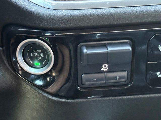 Used 2025 Chevrolet Silverado 2500 LT AWD/4WD image 18