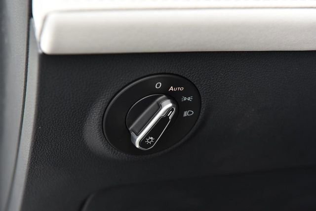 New 2025 Volkswagen Taos SE image 10