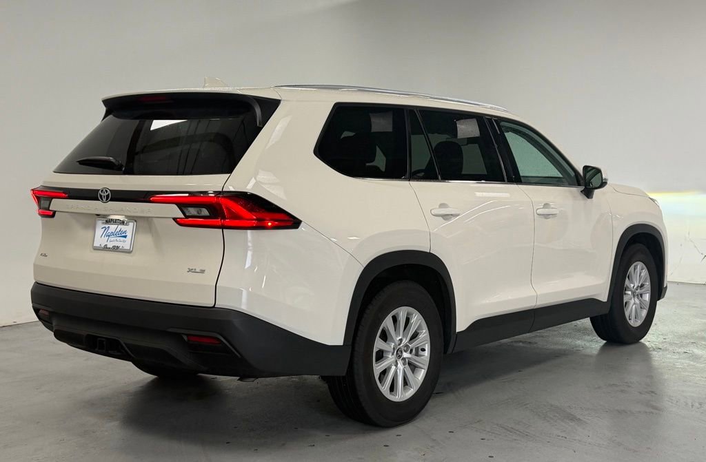 Used 2024 Toyota Grand Highlander XLE image 4