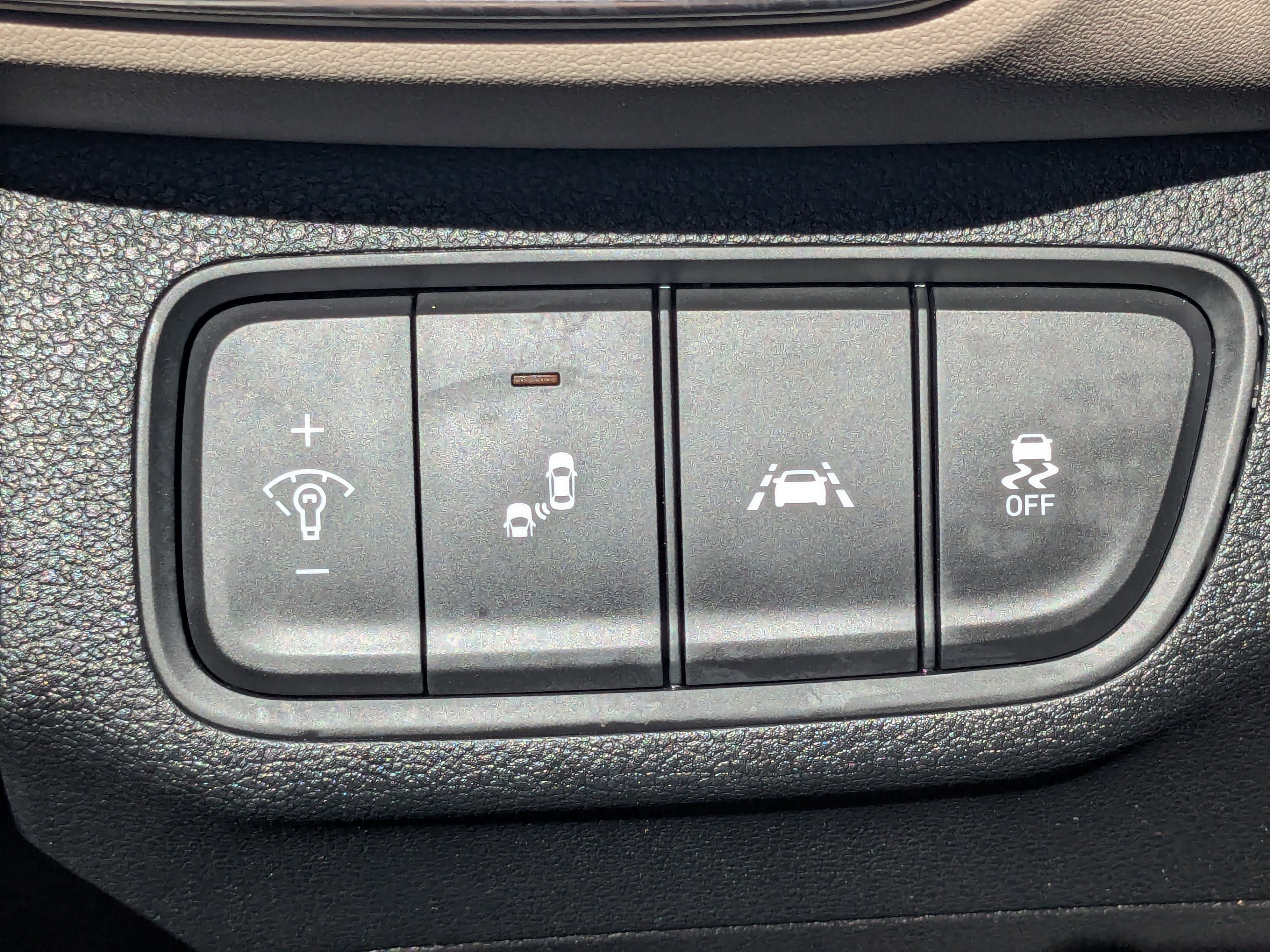Used 2019 Hyundai Santa Fe SEL FWD image 31
