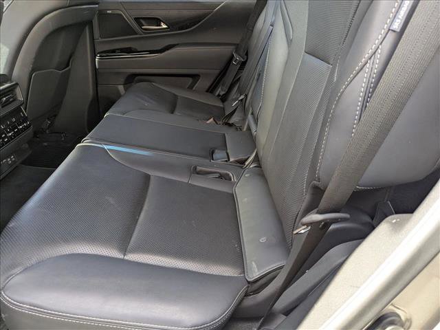 Used 2023 Lexus LX 600 4WD w/ Premium Package image 14