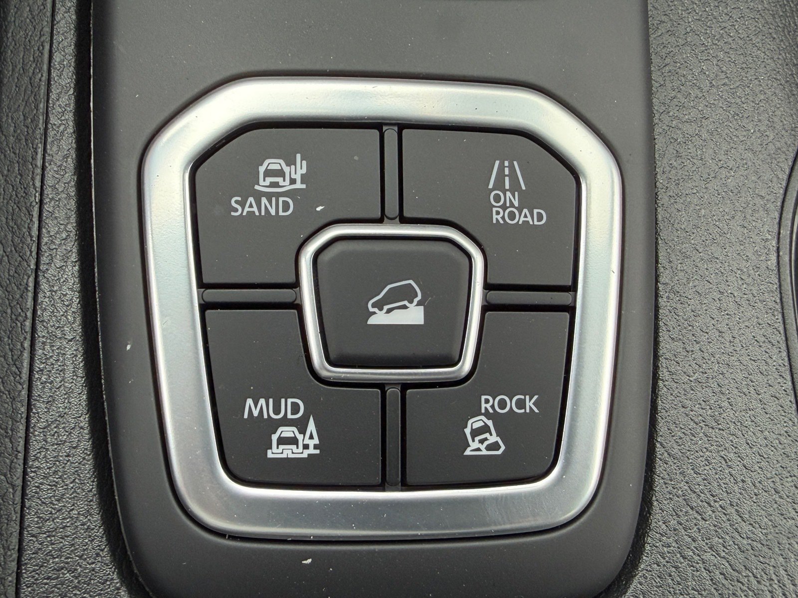 New 2027 Nissan Frontier PRO-4X AWD/4WD image 29