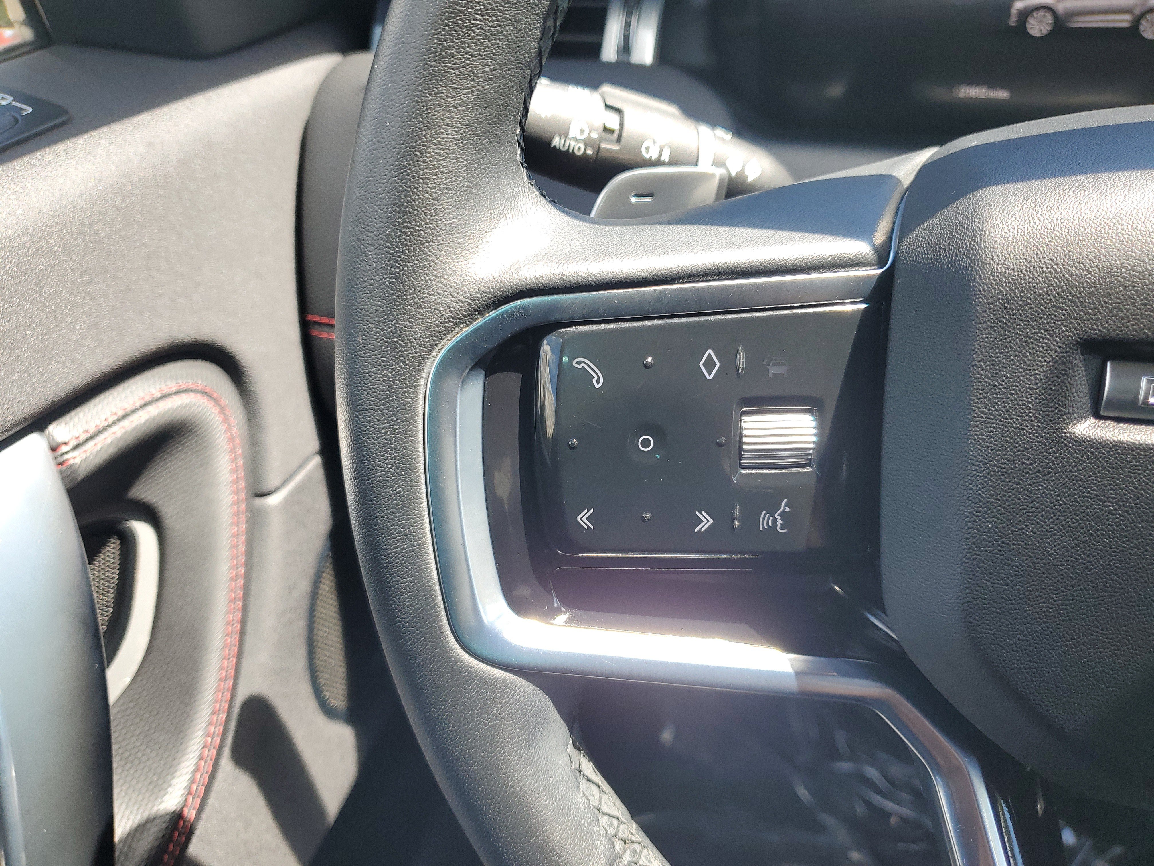 Used 2023 Land Rover Discovery Sport SE R-Dynamic AWD/4WD image 18