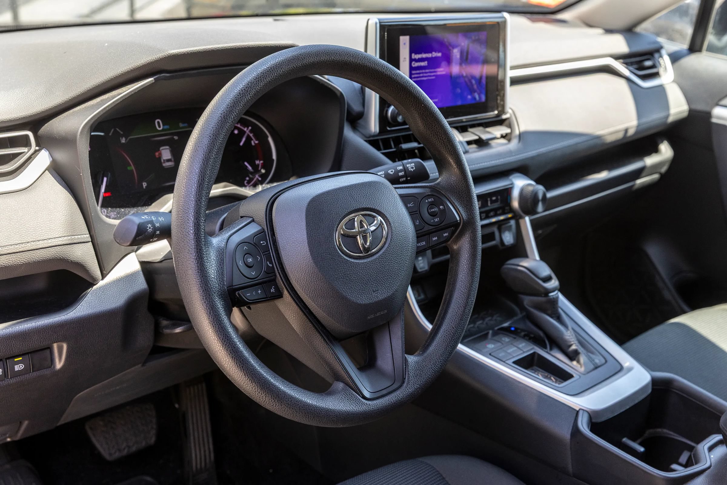 Used 2024 Toyota RAV4 LE FWD image 20