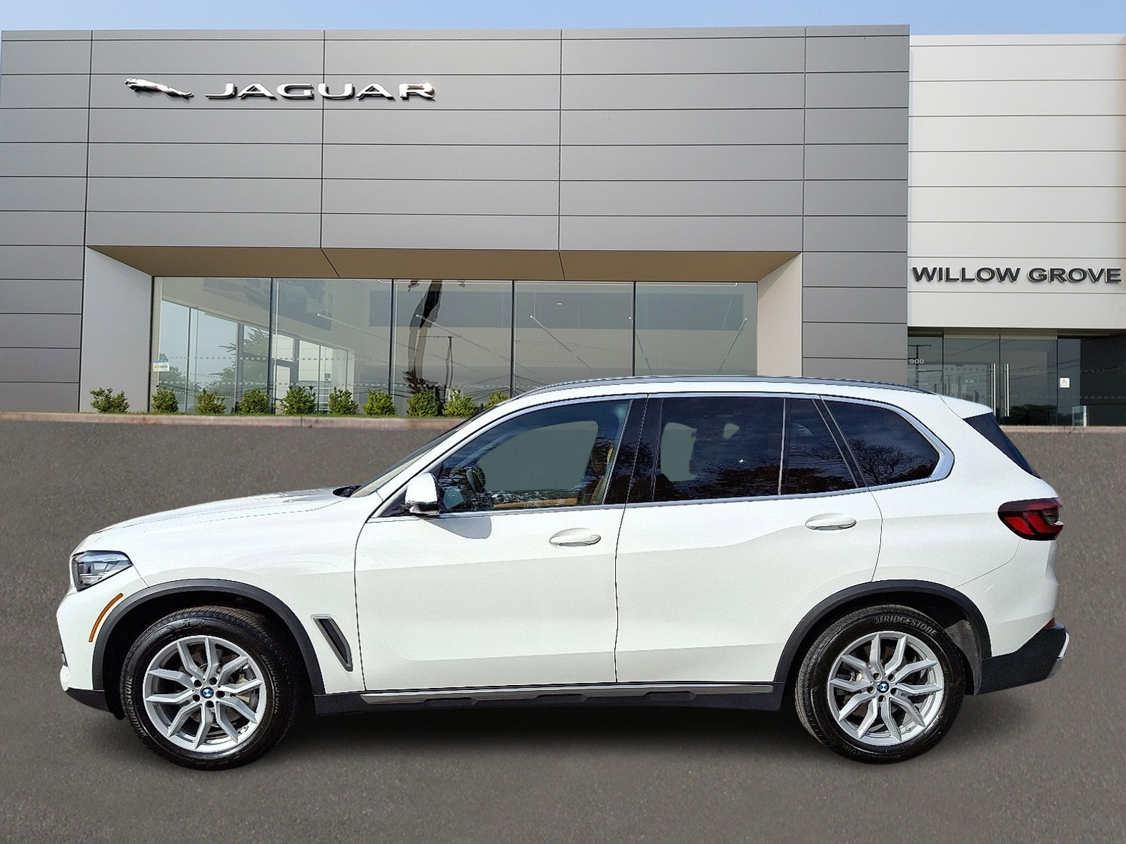 Used 2023 BMW X5 xDrive40i w/ Premium Package image 6