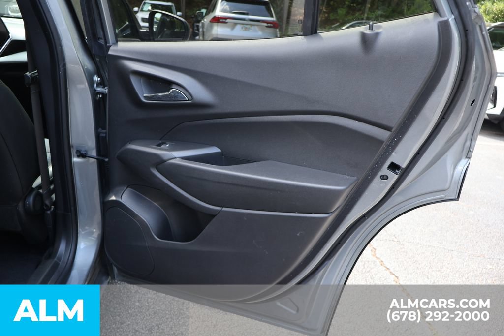 Used 2025 Chevrolet Trax LT FWD image 24
