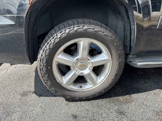 Used 2009 Chevrolet Tahoe LT w/ Luxury Package AWD/4WD image 19