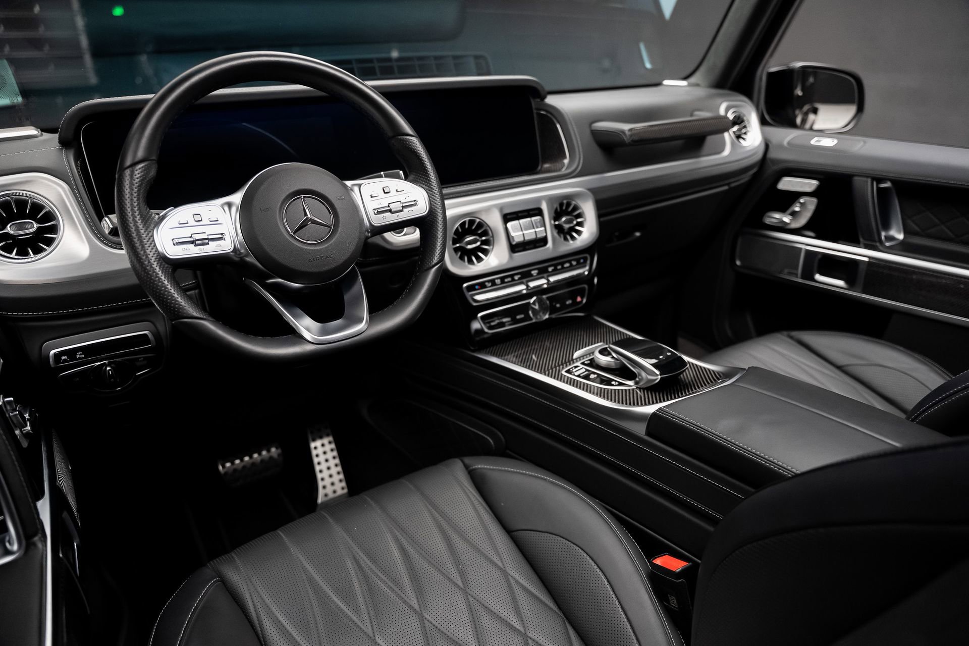 Used 2023 Mercedes-Benz G 550 image 2