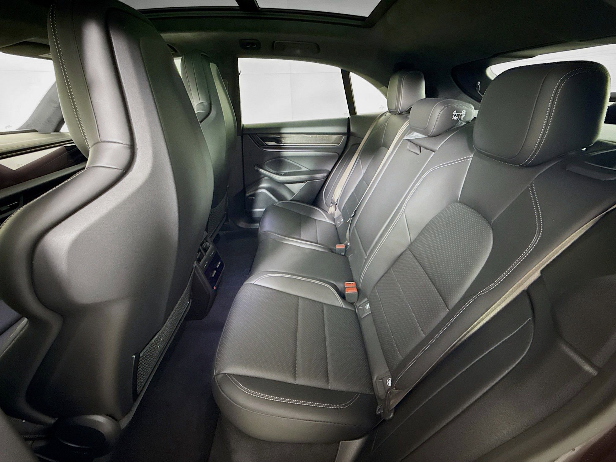 Certified 2024 Porsche Macan Turbo Electric image 14