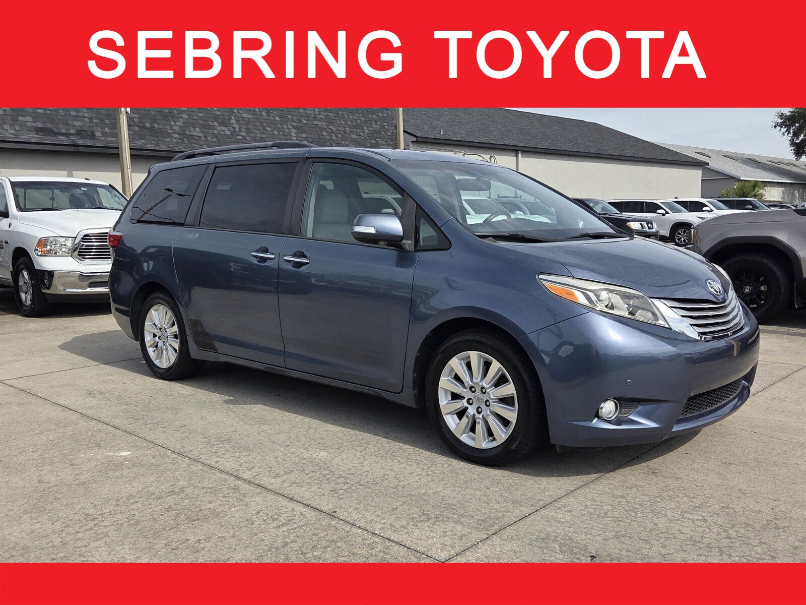 Used 2015 Toyota Sienna Limited image 1