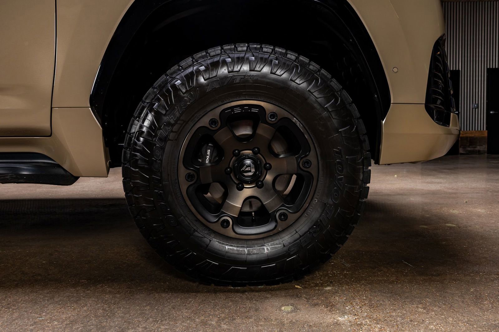 Used 2025 Lexus LX 700h Overtrail image 11