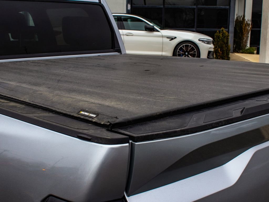 Used 2025 Toyota Tundra Limited AWD/4WD image 41