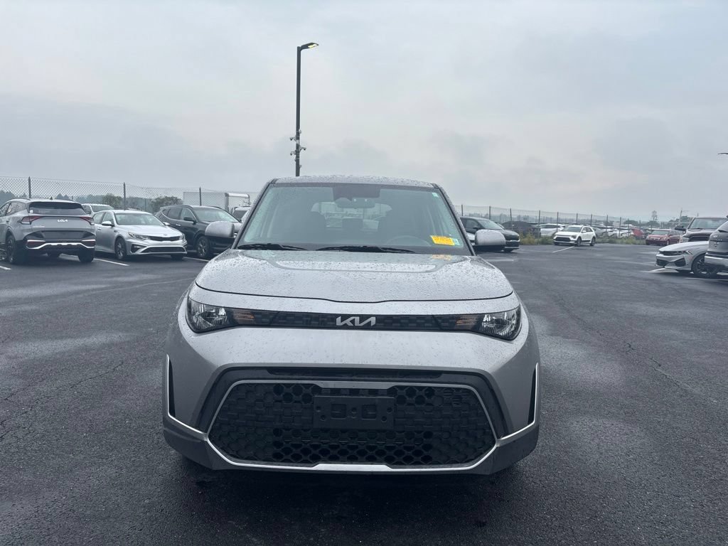Certified 2023 Kia Soul LX w/ LX Technology Package FWD image 8