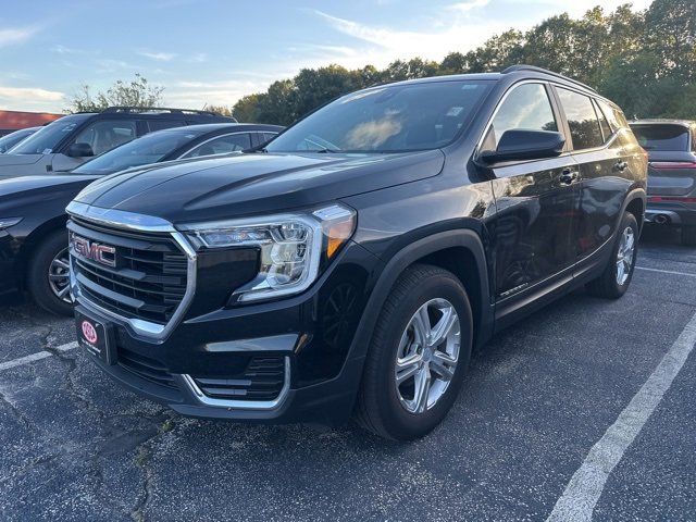 Used 2022 GMC Terrain SLE w/ Driver Convenience Package