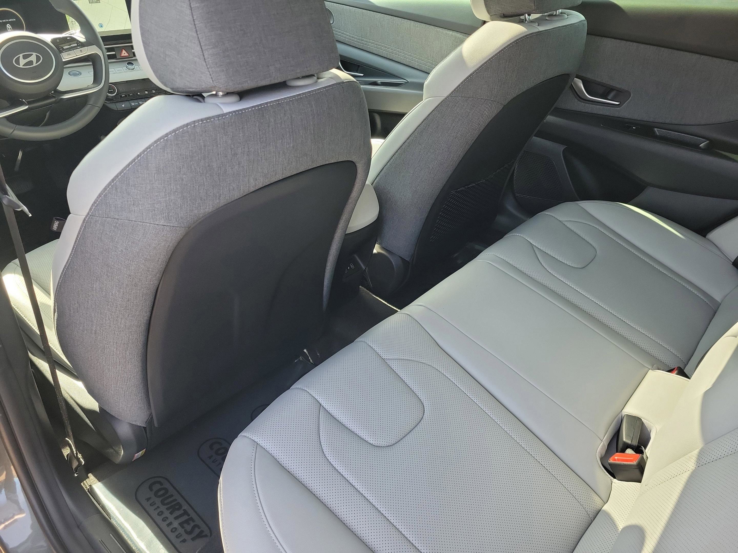 New 2026 Hyundai Elantra Limited FWD image 27