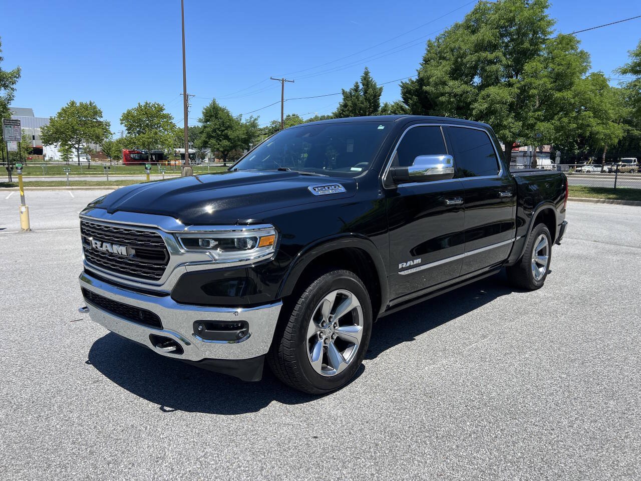 Used 2019 RAM 1500 Limited AWD/4WD image 2