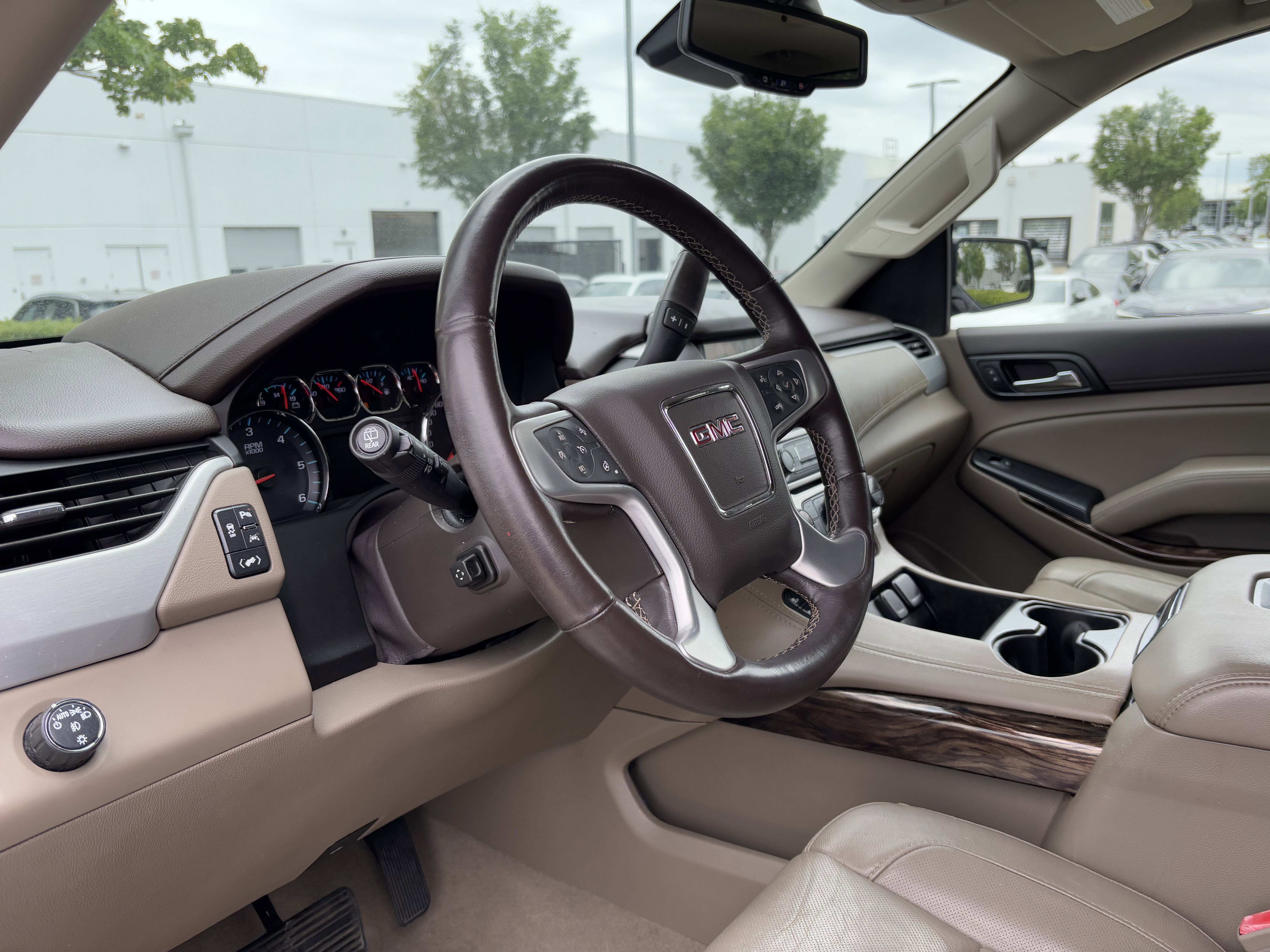 Used 2020 GMC Yukon SLT w/ Open Road Package RWD image 16