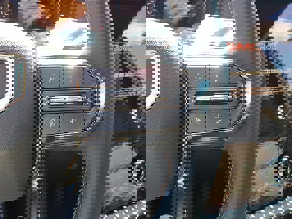 New 2026 GMC Terrain AT4 w/ Convenience Package III image 17
