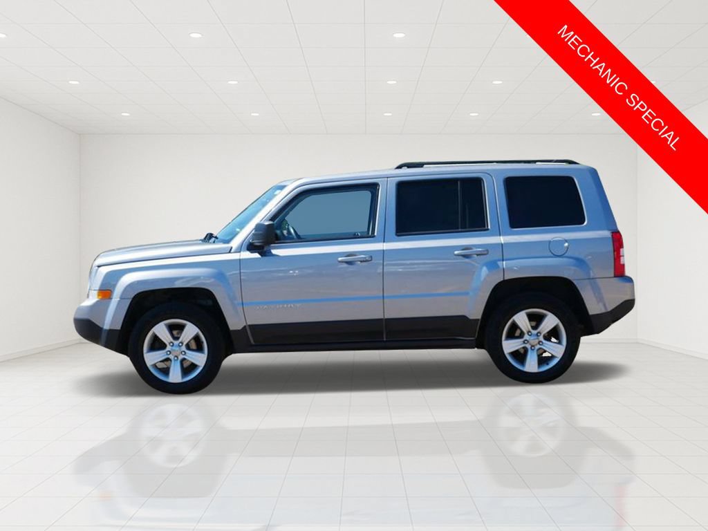 Used 2015 Jeep Patriot Latitude w/ Sun/Sound Group AWD/4WD image 5