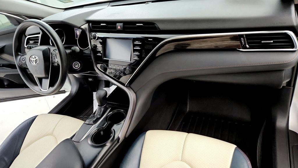 Certified 2018 Toyota Camry LE FWD image 16