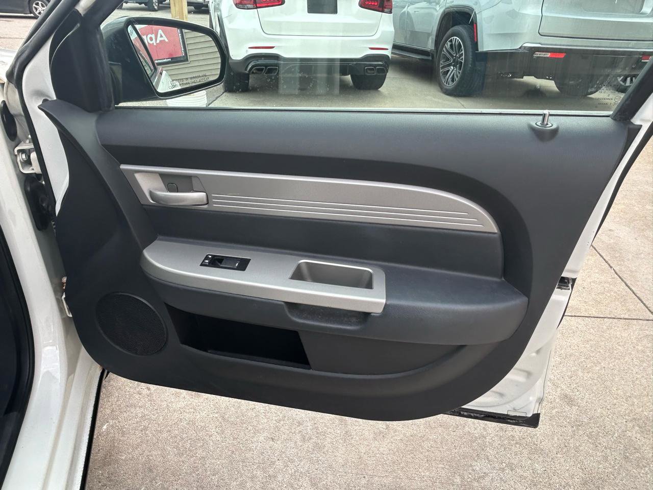 Used 2010 Chrysler Sebring Touring FWD image 16