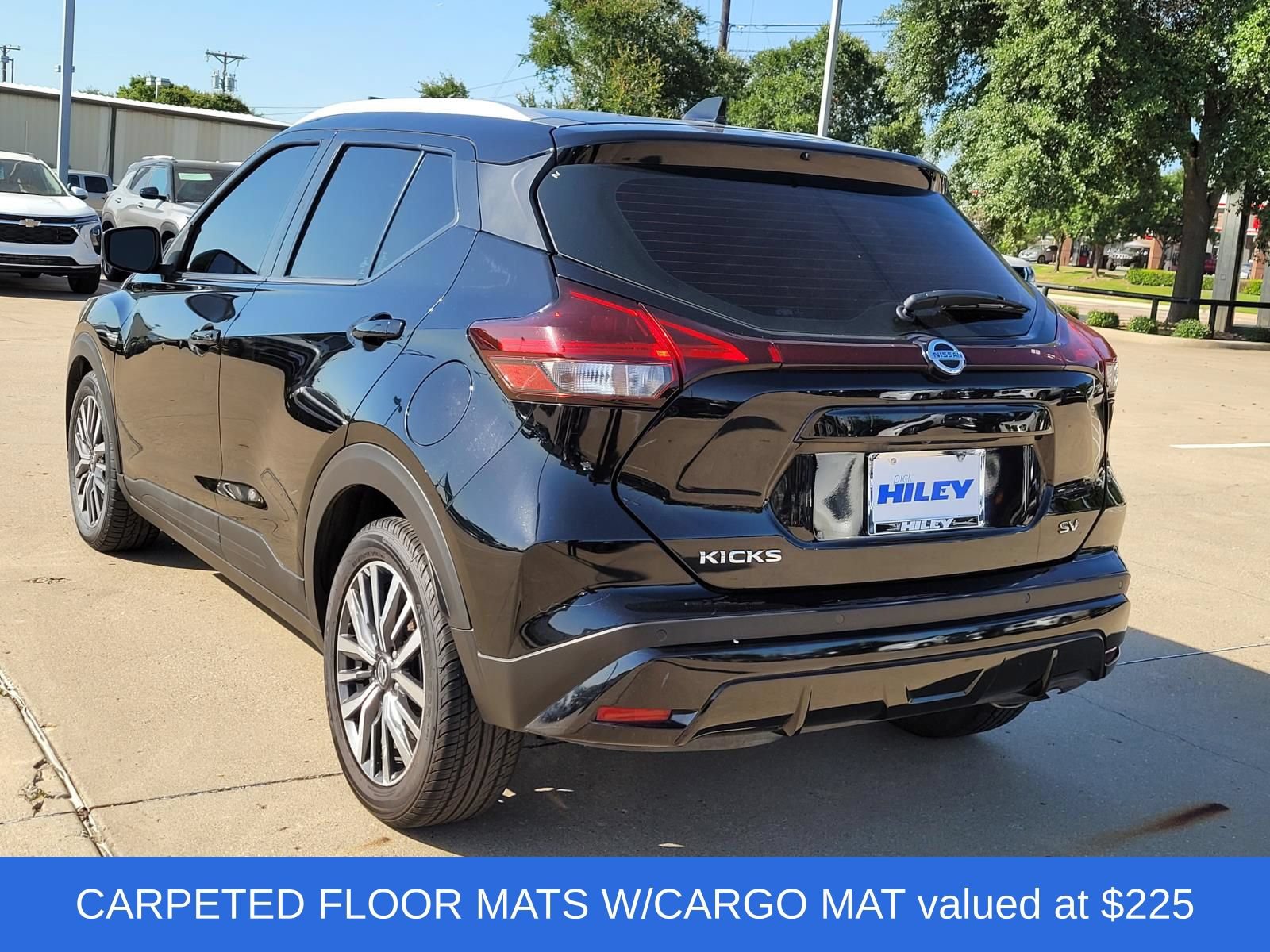 Used 2021 Nissan Kicks SV FWD image 3