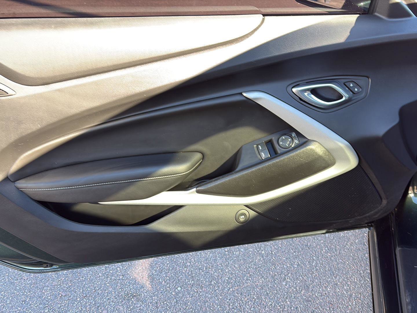 Used 2020 Chevrolet Camaro LT image 13