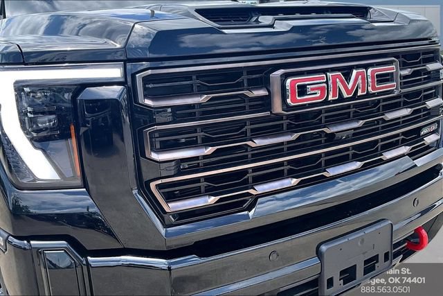 Used 2025 GMC Sierra 2500 AT4X AWD/4WD image 31