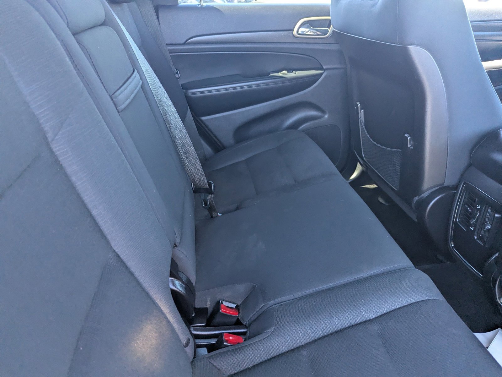 Used 2015 Jeep Grand Cherokee Laredo image 14