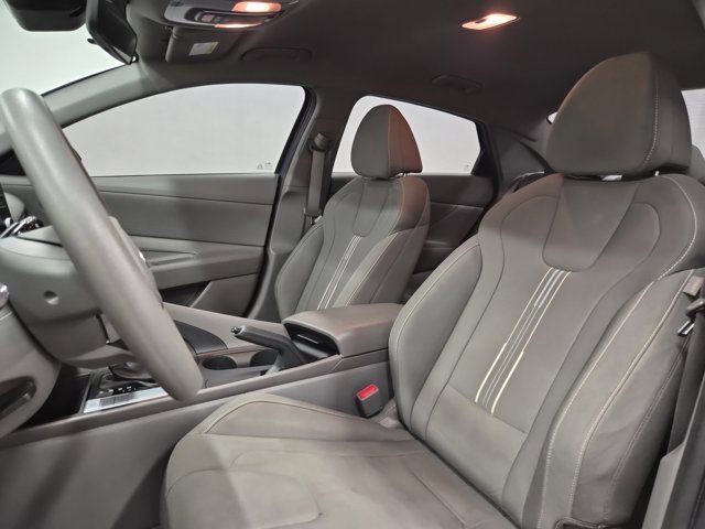 Used 2023 Hyundai Elantra SEL FWD image 19