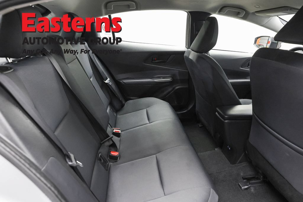 Used 2025 Toyota Prius LE FWD image 23
