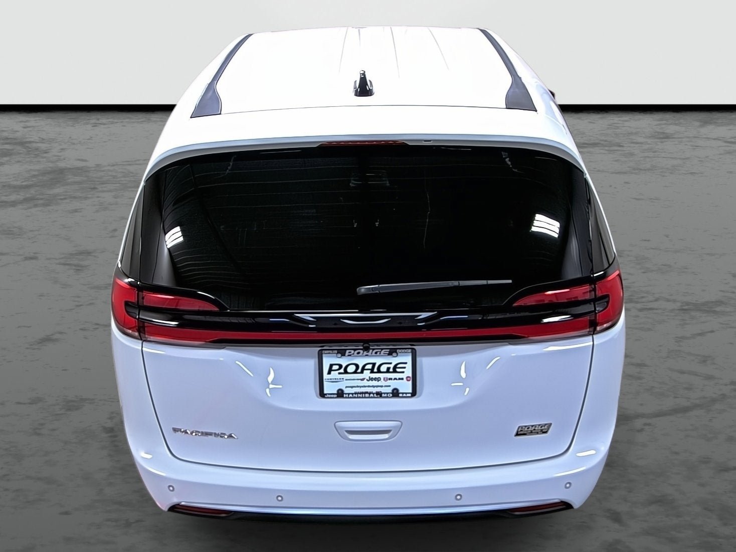 New 2027 Chrysler Pacifica Select FWD image 3