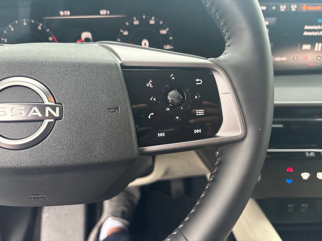Certified 2025 Nissan Murano SV w/ Cargo Package AWD/4WD image 18