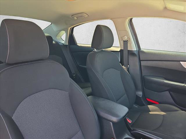 Used 2022 Kia Forte LXS FWD image 18