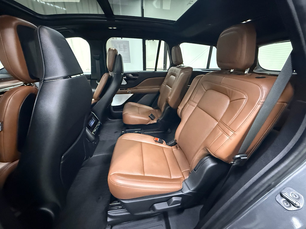Used 2022 Lincoln Aviator Grand Touring w/ Equipment Group 301A AWD/4WD image 19