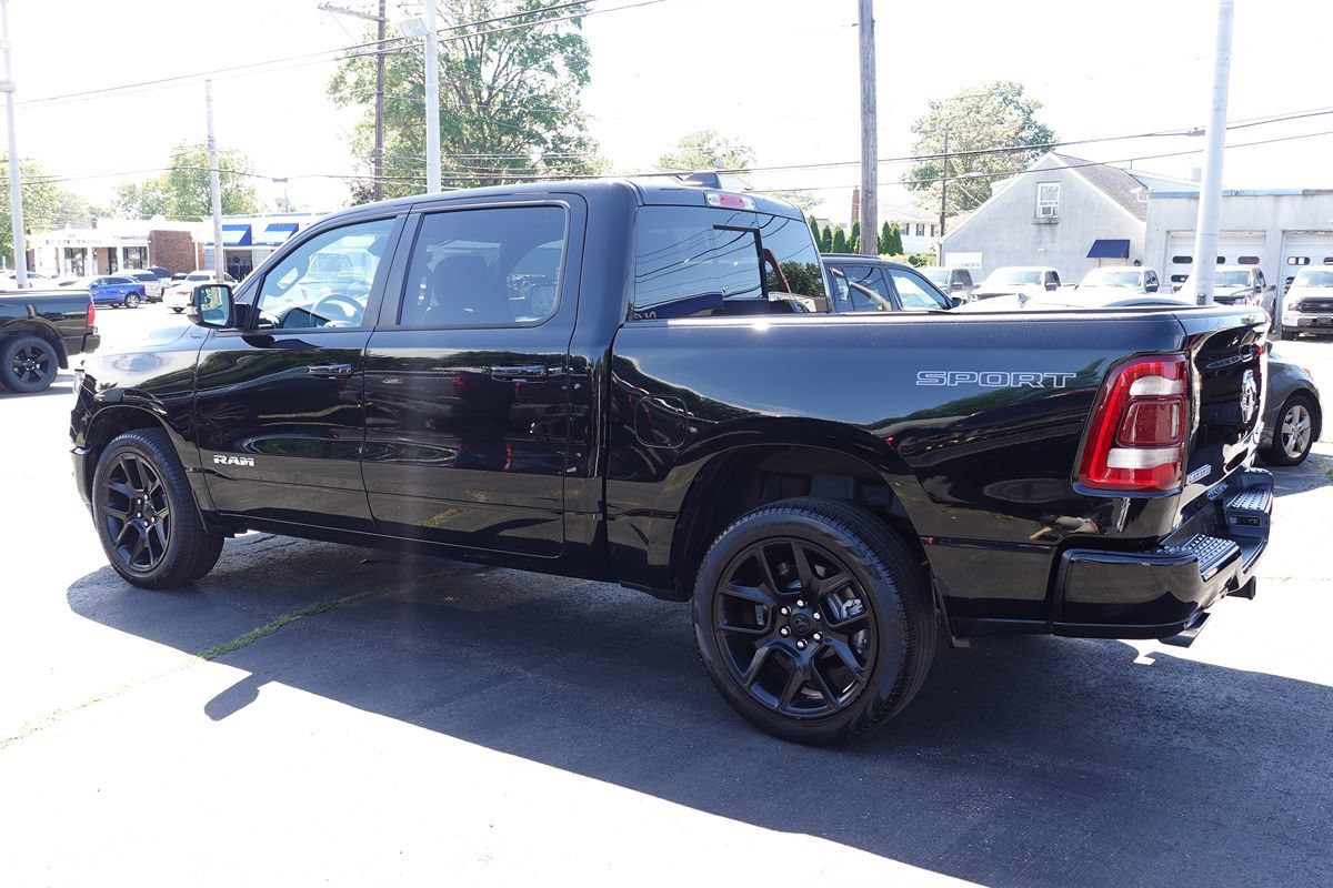 Used 2023 RAM 1500 Laramie AWD/4WD image 2