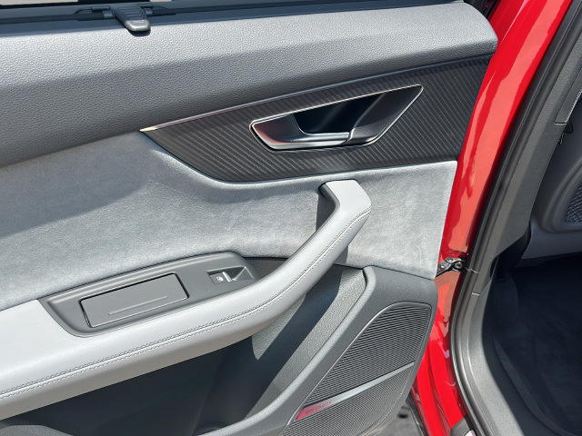 New 2026 Audi SQ7 Prestige AWD/4WD image 18