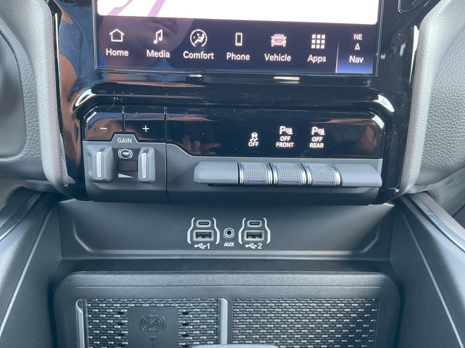 New 2026 RAM 1500 4x4 Crew Cab image 27