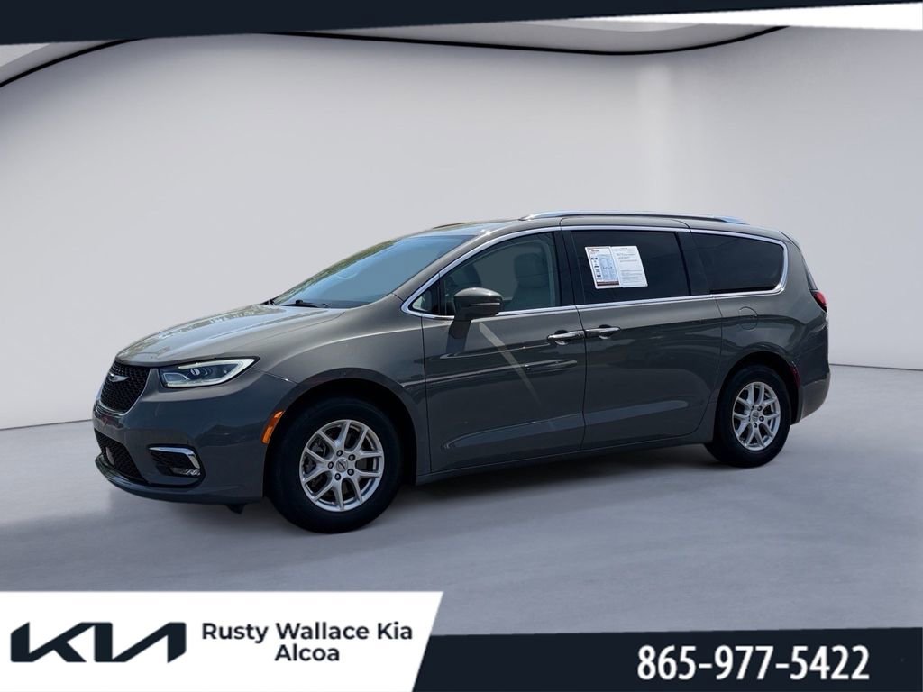 Used 2021 Chrysler Pacifica Touring-L FWD image 1