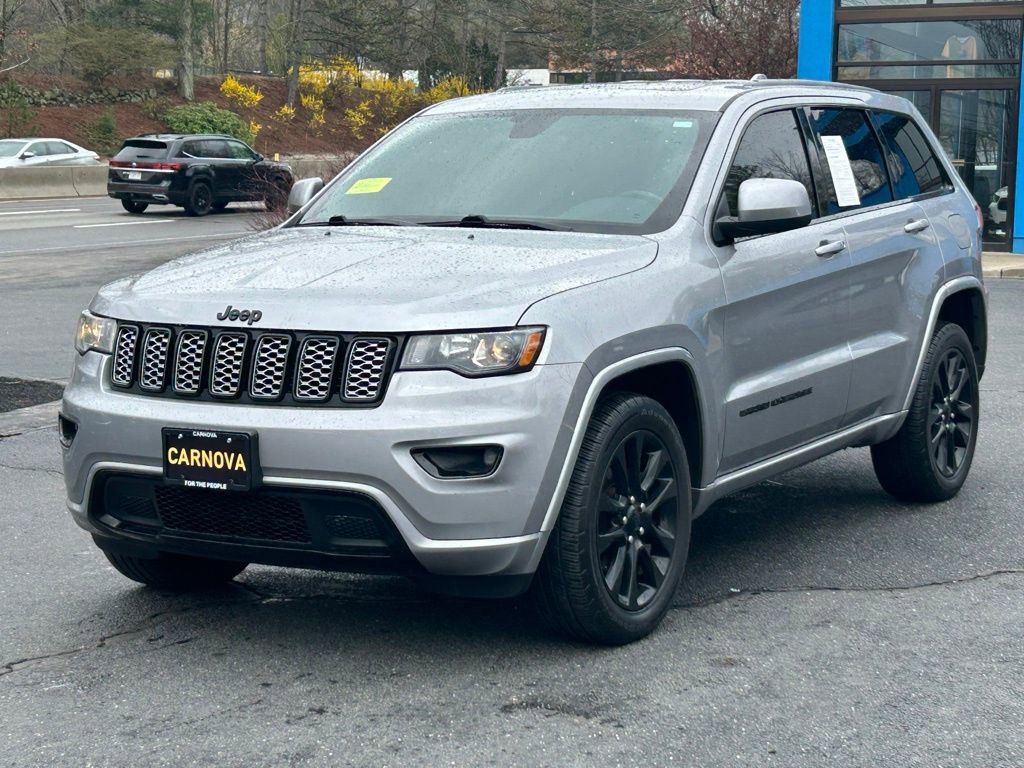 Used 2019 Jeep Grand Cherokee Altitude AWD/4WD image 2